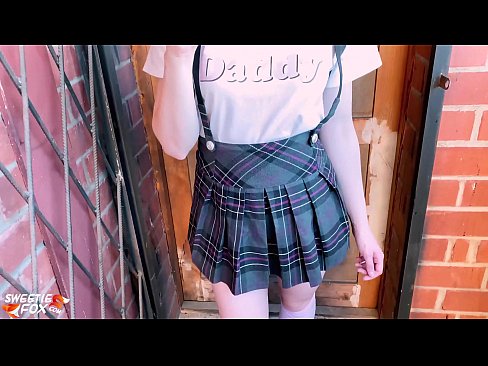 ❤️ L'escola es xucla la polla profundament i la folla en lloc de les classes. ❤️ Porno casolà al ca.tubsexercom.ru ﹏